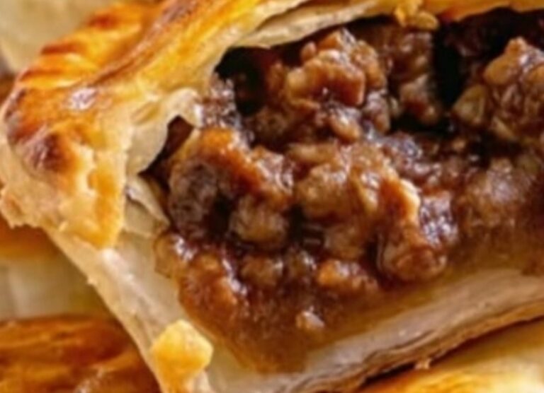 Australian Meat Pies (Flaky Australian Beef Hand Pies