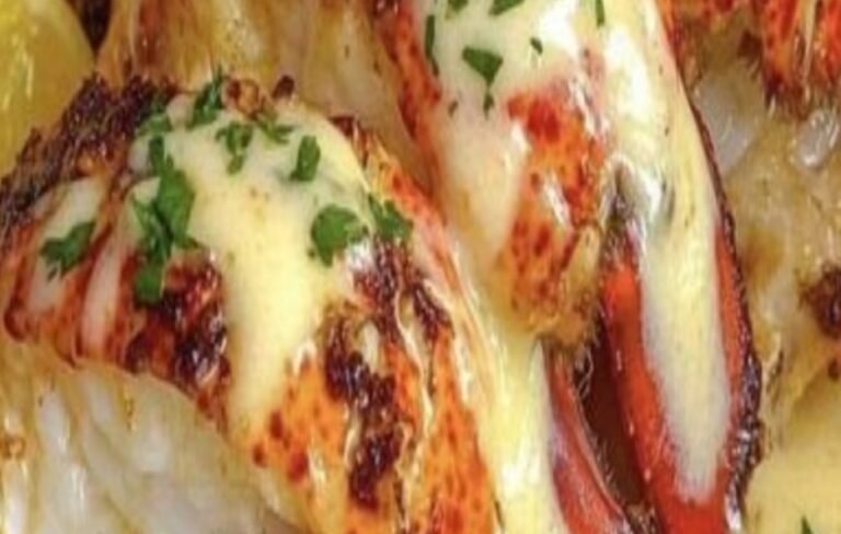 Creamy Garlic Butter Lobster Tails