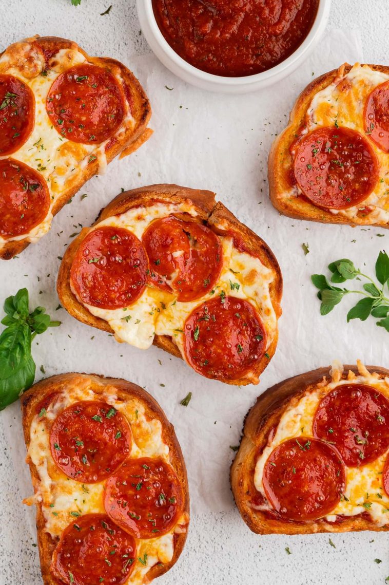 AIR FRYER GARLIC BREAD PIZZA TOAST
