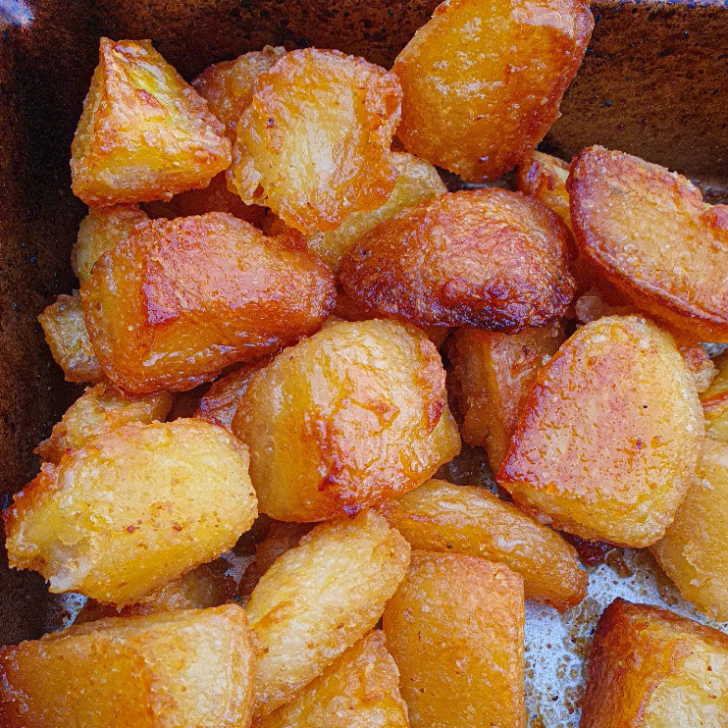 AIR FRYER ROAST POTATOES